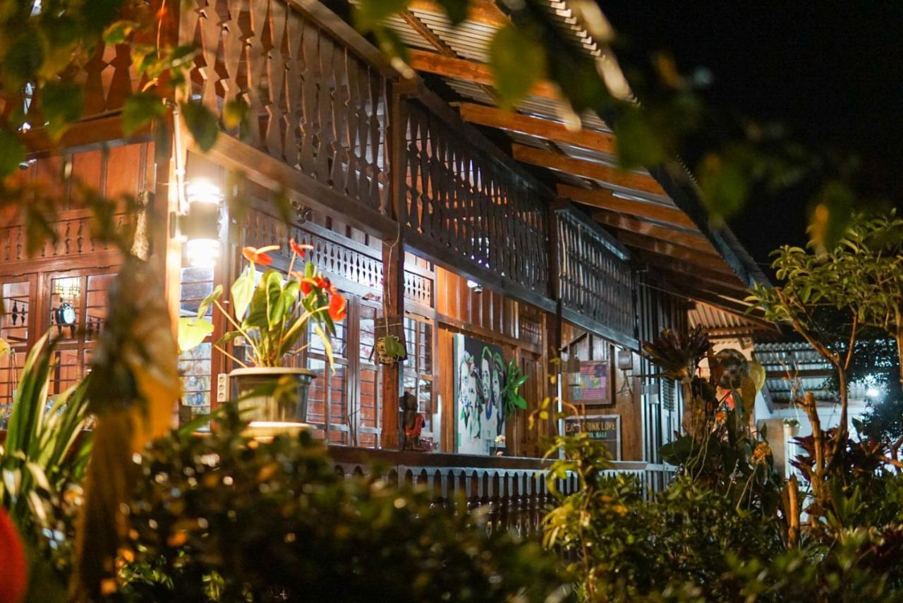 Rumah Kayu Sulawesi Antique Bedugul  Exterior foto
